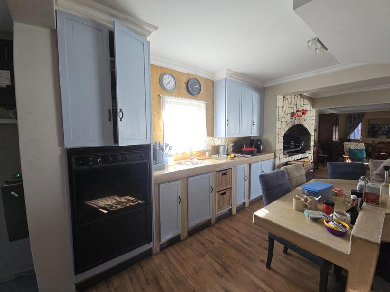 To Let 5 Bedroom Property for Rent in Lochnerhof Western Cape